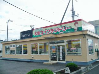マンマチャオWOW店（いちまる、CD PLAZA WAVE、ツタヤTSUTAYA、カレーショップジャングル、100円ショップ、ヤマハ音楽教室）　（綺麗・清潔・評判の店）